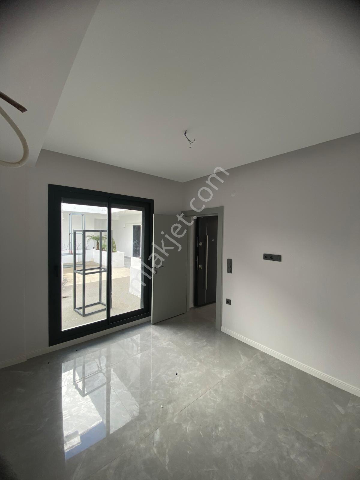 Kuşadası Kadınlardenizi Mahallesinde 3 Katlı Yatay Mimarili Havuzlu Sitede Satılık 1+1 Sıfır Daire - Görsel 19