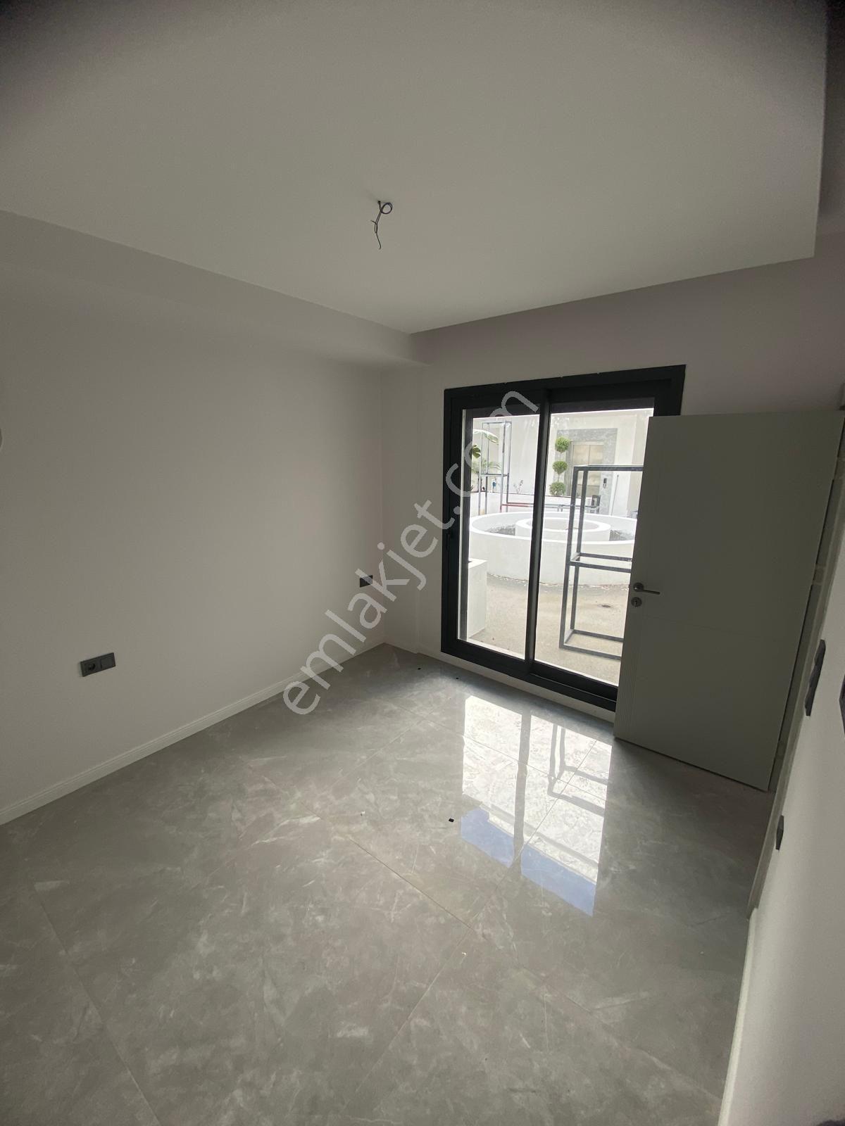 Kuşadası Kadınlardenizi Mahallesinde 3 Katlı Yatay Mimarili Havuzlu Sitede Satılık 1+1 Sıfır Daire - Görsel 18