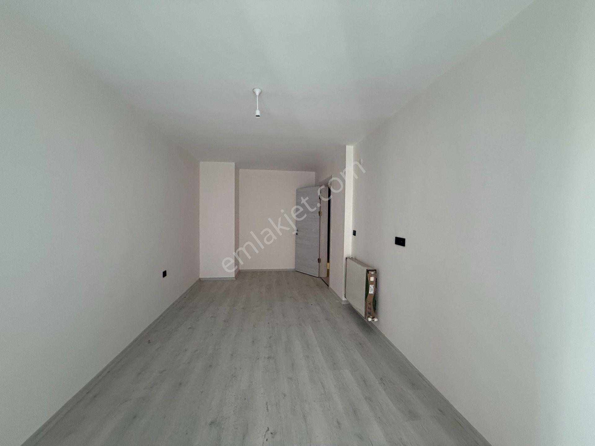 Seferihisar Şehir Merkezinde 90 M² Geniş Kullanımlı Sıfır 2+1 Ara Kat Daire - Görsel 9