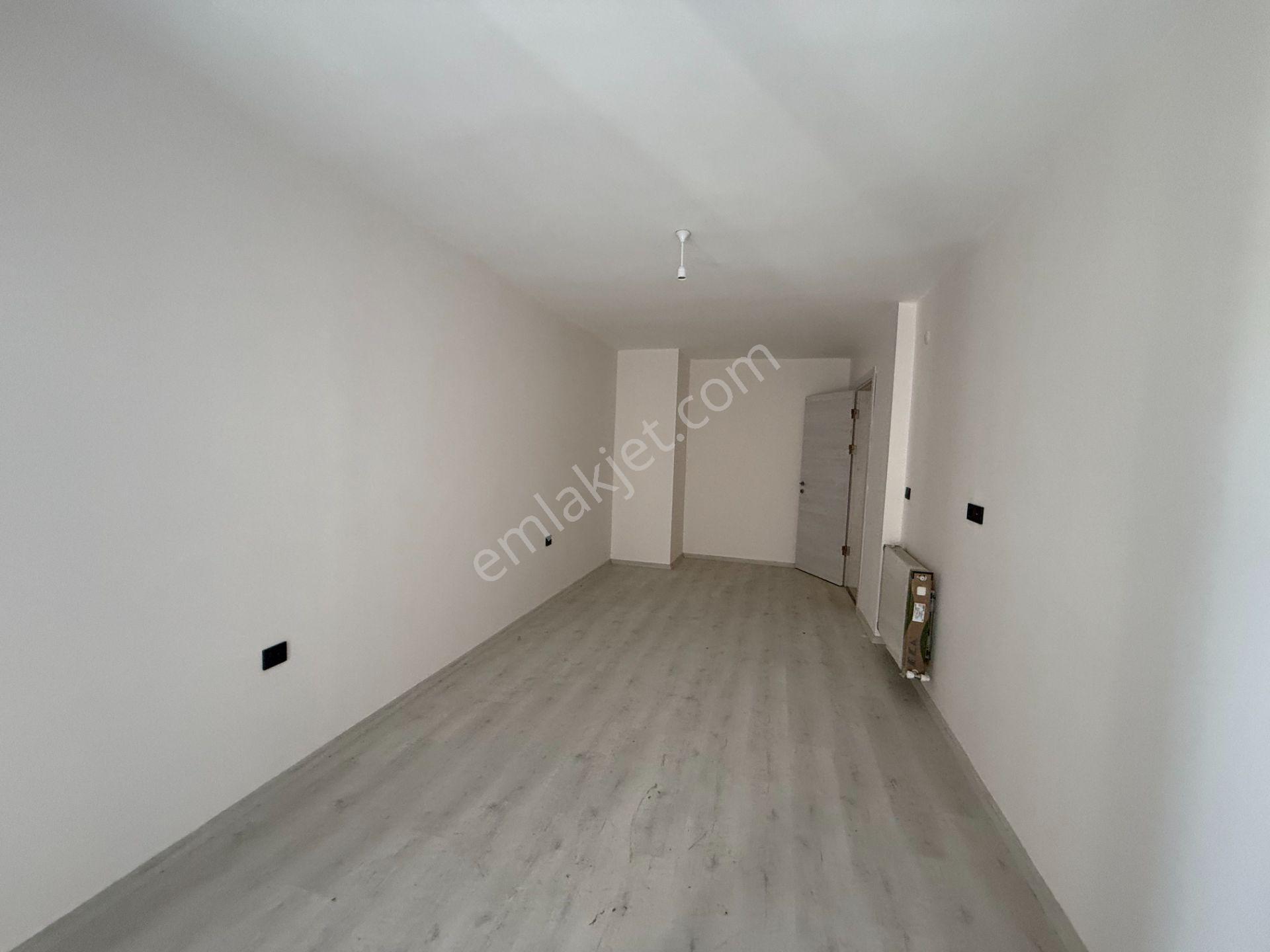 Seferihisar Şehir Merkezinde 90 M² Geniş Kullanımlı Sıfır 2+1 Ara Kat Daire - Görsel 8