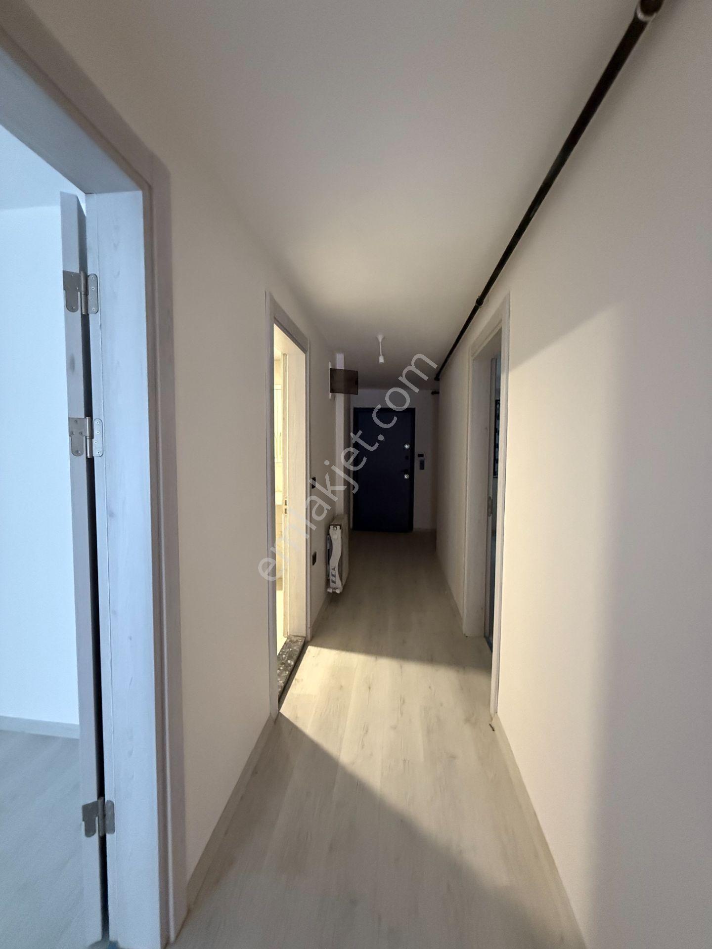 Seferihisar Şehir Merkezinde 90 M² Geniş Kullanımlı Sıfır 2+1 Ara Kat Daire - Görsel 14