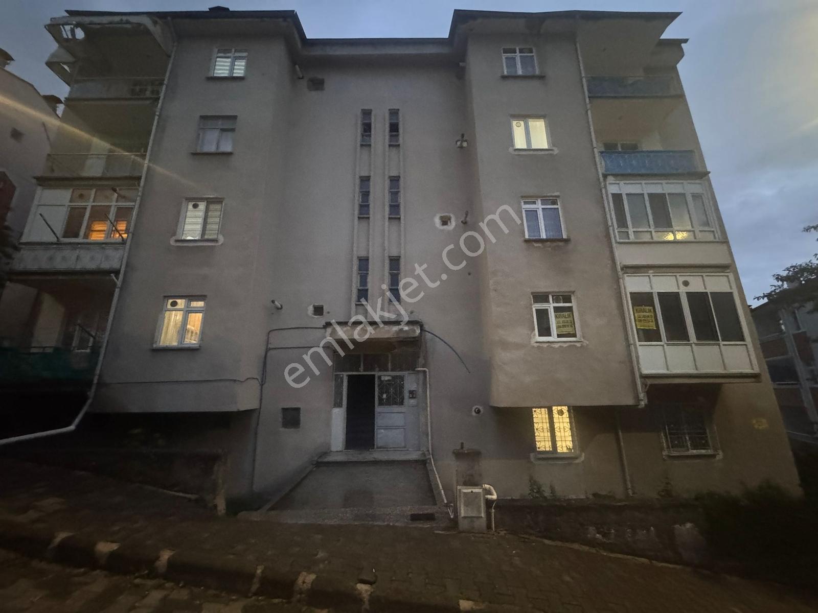 Esentepe Bahçelıevler'de 3+1 Çıft Cephelı Çıft Balkonlu Kıralık - Görsel 5