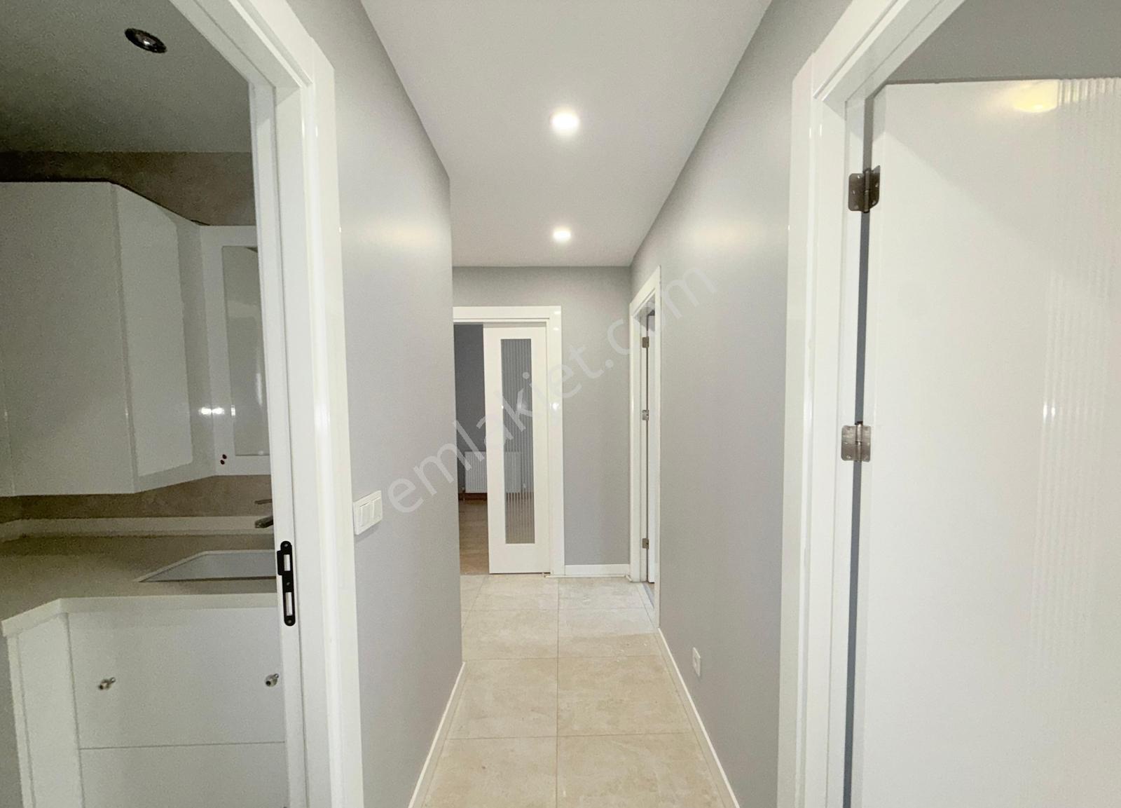 Erenköy'de Satılık 3+1 Daire: Cadde & Marmaray Yakını, 85m² - Görsel 14