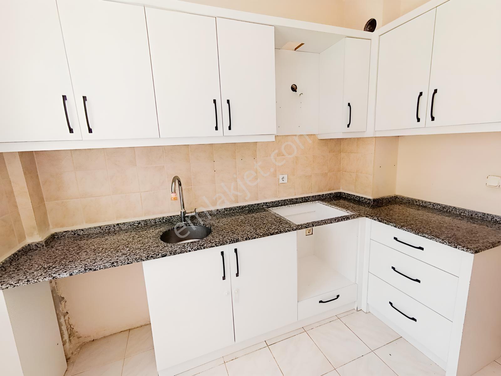 Konyaaltı Pınarbaşı Mahallesi Safir Bahçe Sitesinde Kiralık 3+1 - Görsel 6