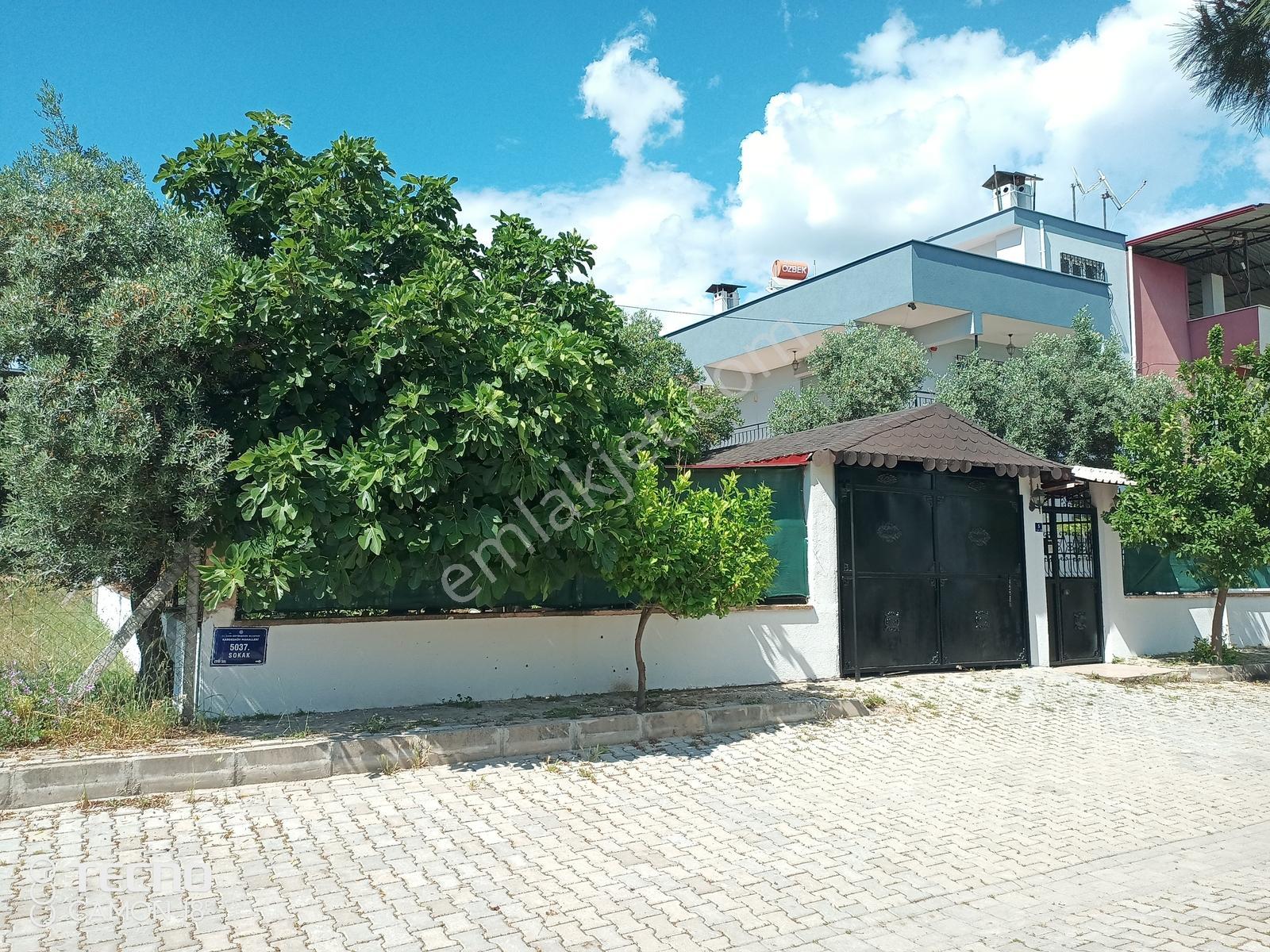 Kardeşköy De Satılık Bahçeli Tripleks Villa 408 Metrekare - Görsel 45