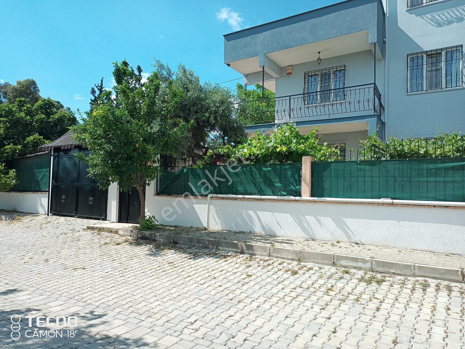 Kardeşköy De Satılık Bahçeli Tripleks Villa 408 Metrekare - Görsel 10