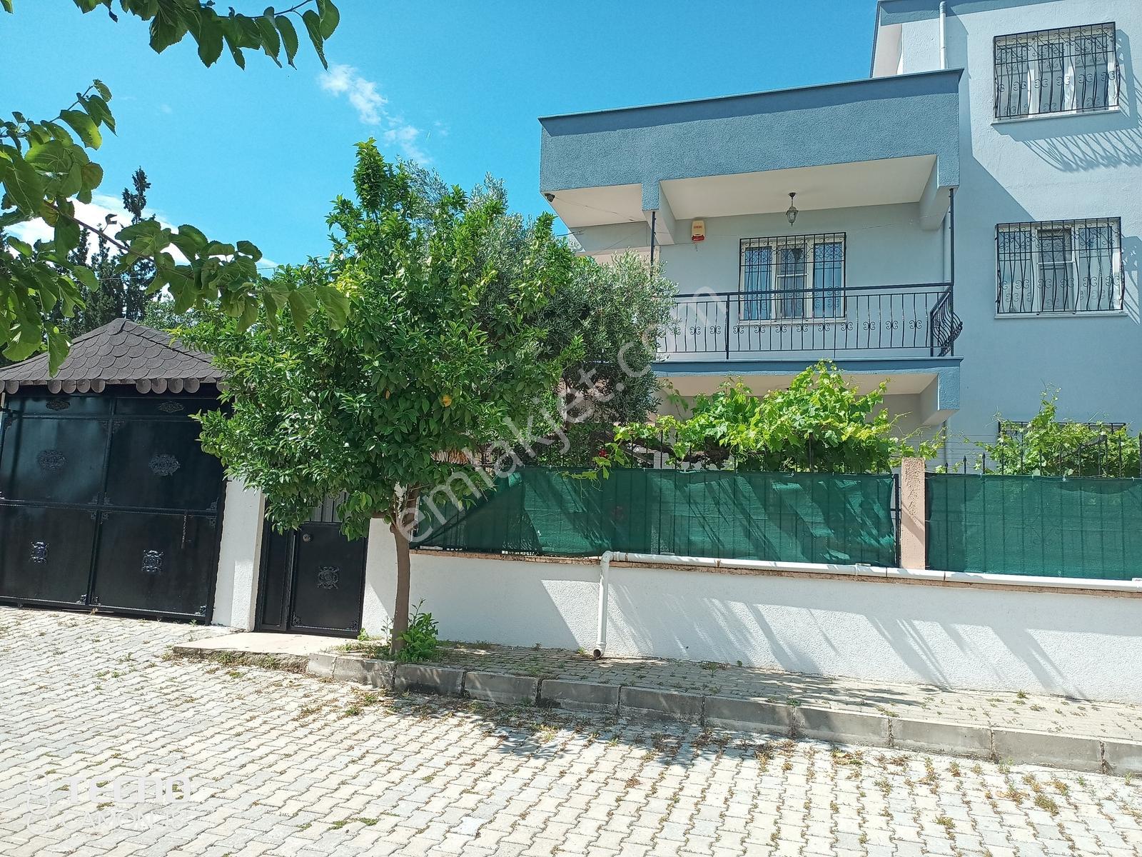 Kardeşköy De Satılık Bahçeli Tripleks Villa 408 Metrekare - Görsel 12