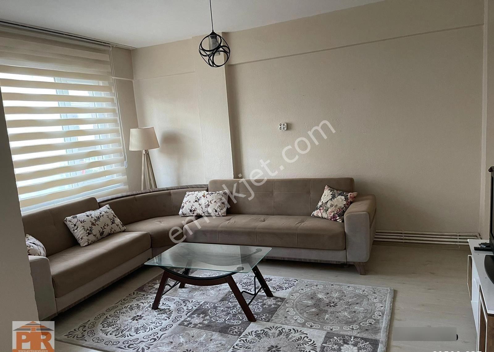 Orhangazi Caddesinde 3+1 Eşyalı Kiralık Daire