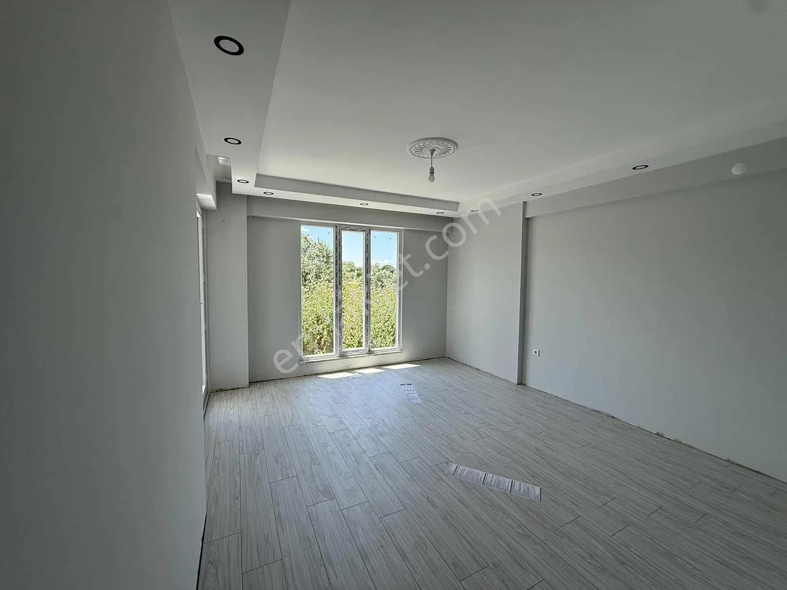 Site İçerisinde Çift Cephe 2+1 Ferah Daire - Görsel 2
