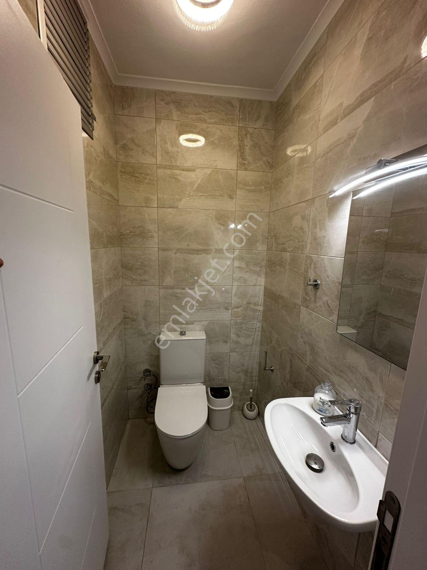 Heybeliadada Bahçeli Müstakil Aile Binasında Eşyalı 3+1 Kiralık - Görsel 12