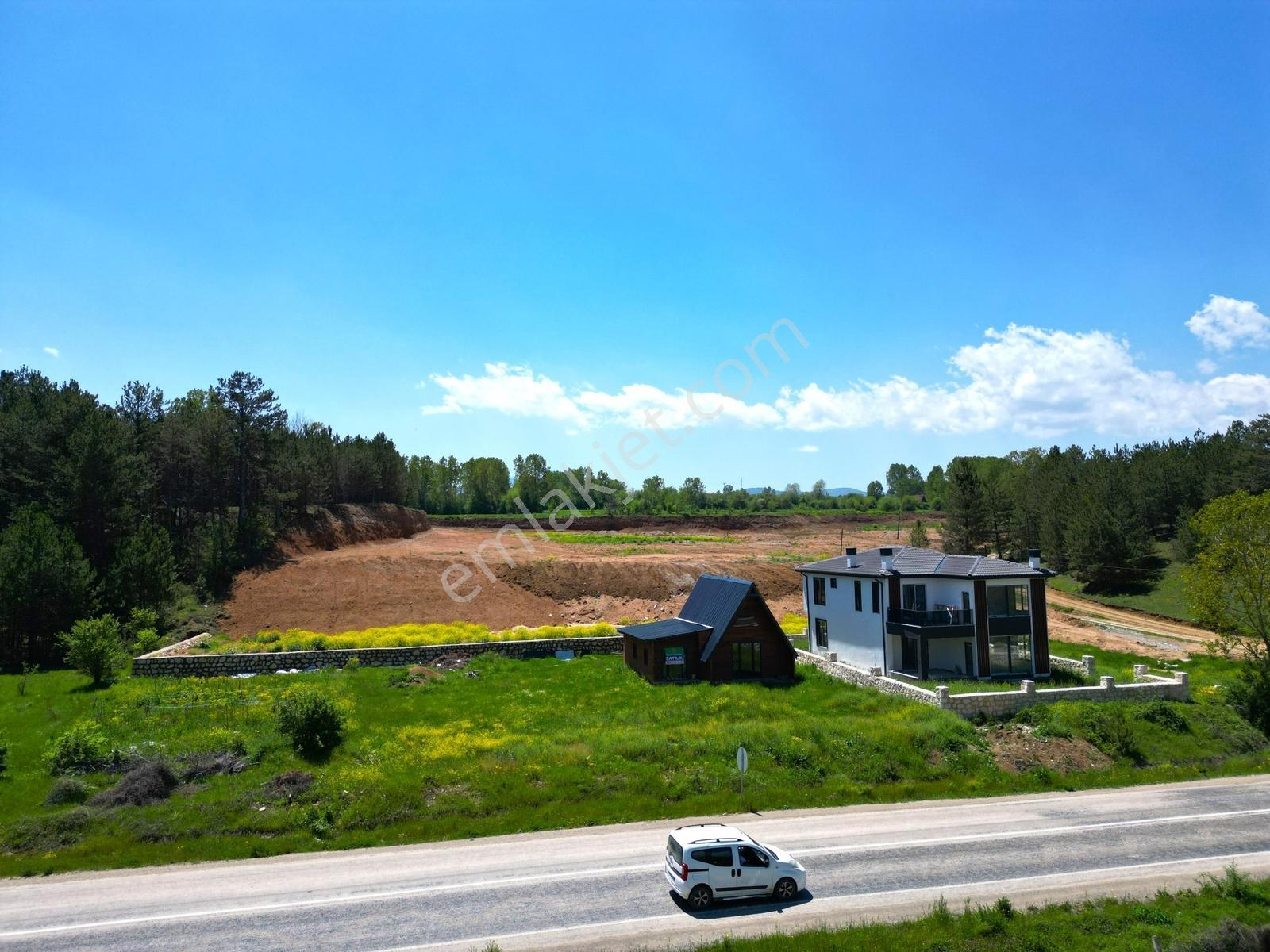 Garanti Emlak'tan Gölköy'de, Ana Yola Cepheli 375 M² İmarlı Arsa