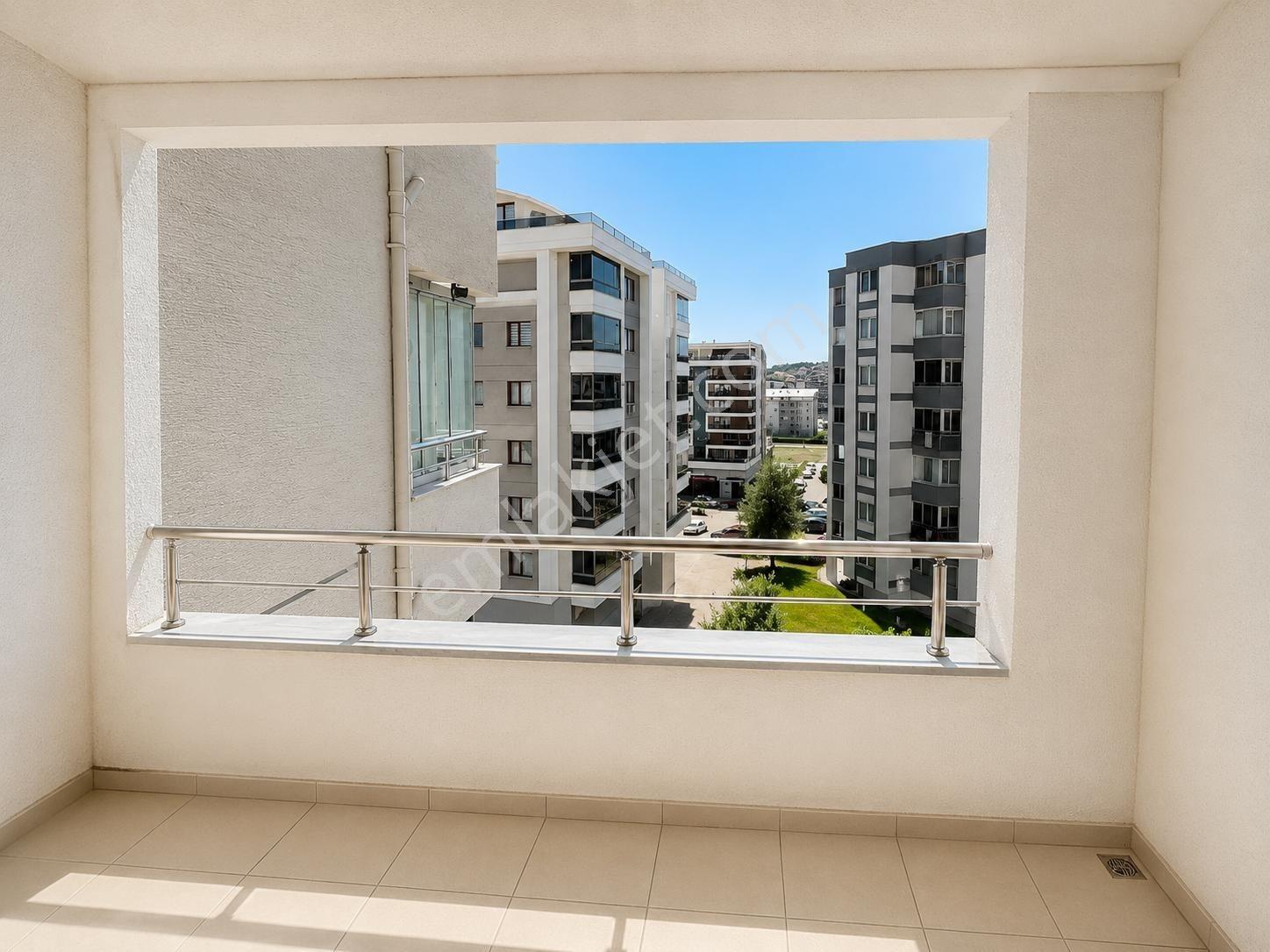 Güneştepe'de Havuzlu Site İçi 3+1 Geniş Daire - Görsel 35