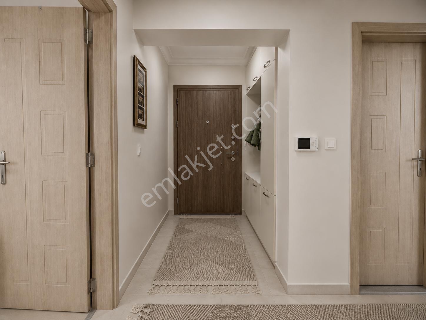 Güneştepe'de Havuzlu Site İçi 3+1 Geniş Daire - Görsel 18