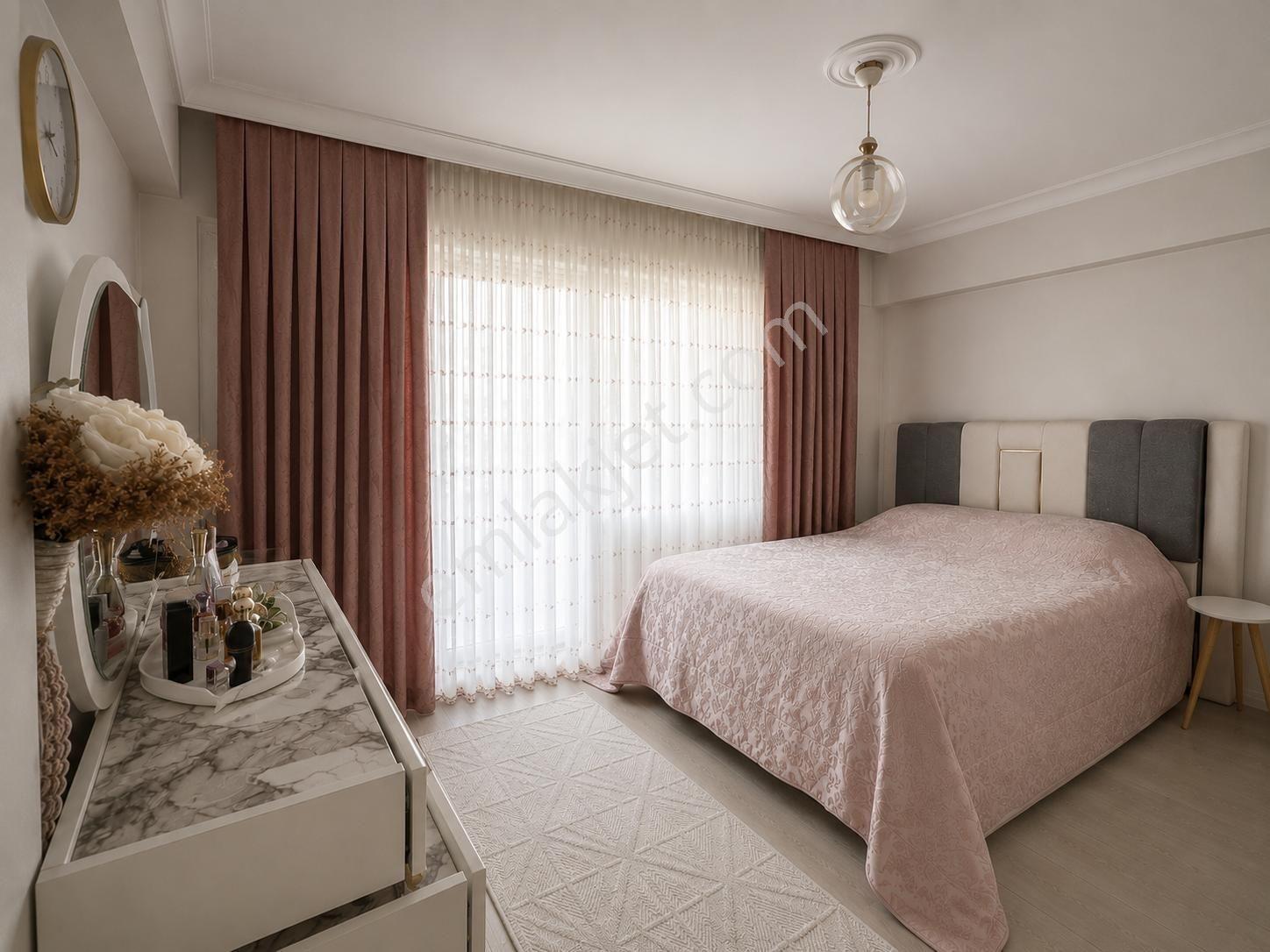Güneştepe'de Havuzlu Site İçi 3+1 Geniş Daire - Görsel 20