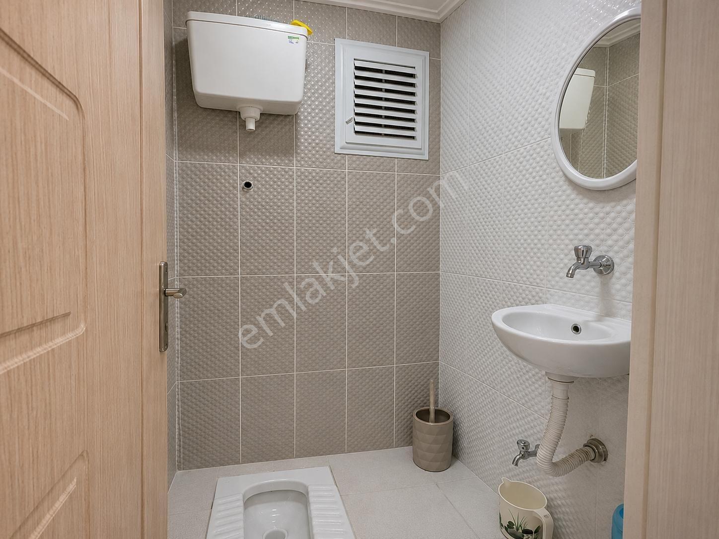 Güneştepe'de Havuzlu Site İçi 3+1 Geniş Daire - Görsel 24