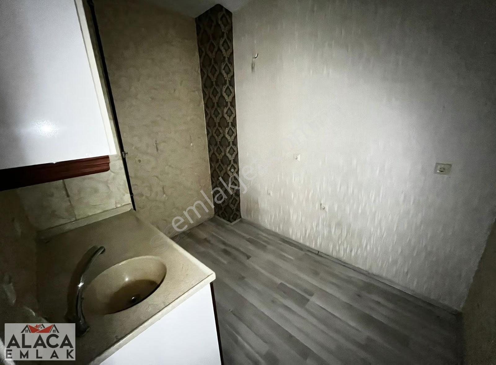 Hüseyingazi Göbek'de Cadde Üstü 2.katta Kiralık Ofis - Görsel 13