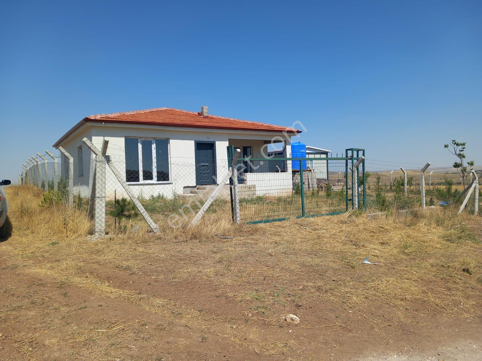 Gölbaşı Mahmatlıbahçe 'de Satılık Hisseli Arsa Ve Müstakil 2+1 Ev