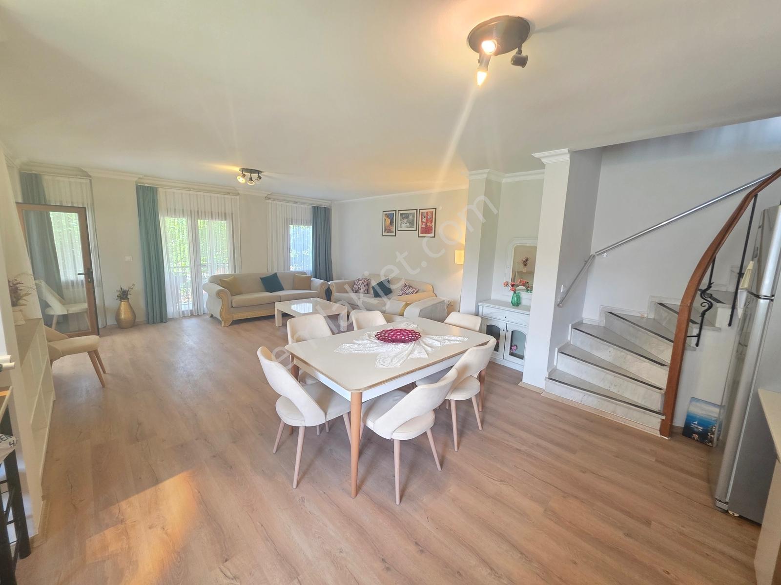 Muğla Marmaris İçmelerde Kiralık Eşyalı Müstakil Geniş 4+1 Villa - Görsel 17