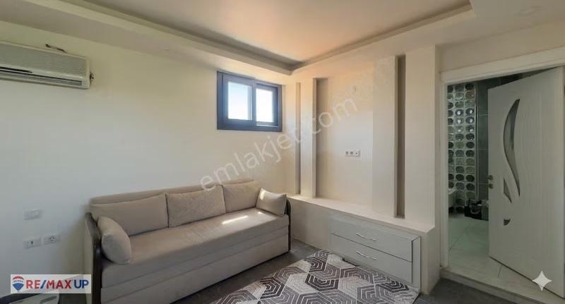 Ürkmez Plajına 300 M2 Tribleks Kiralık Yazlık/müstakil - Görsel 24