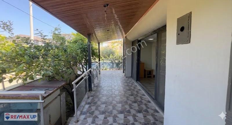 Ürkmez Plajına 300 M2 Tribleks Kiralık Yazlık/müstakil - Görsel 26