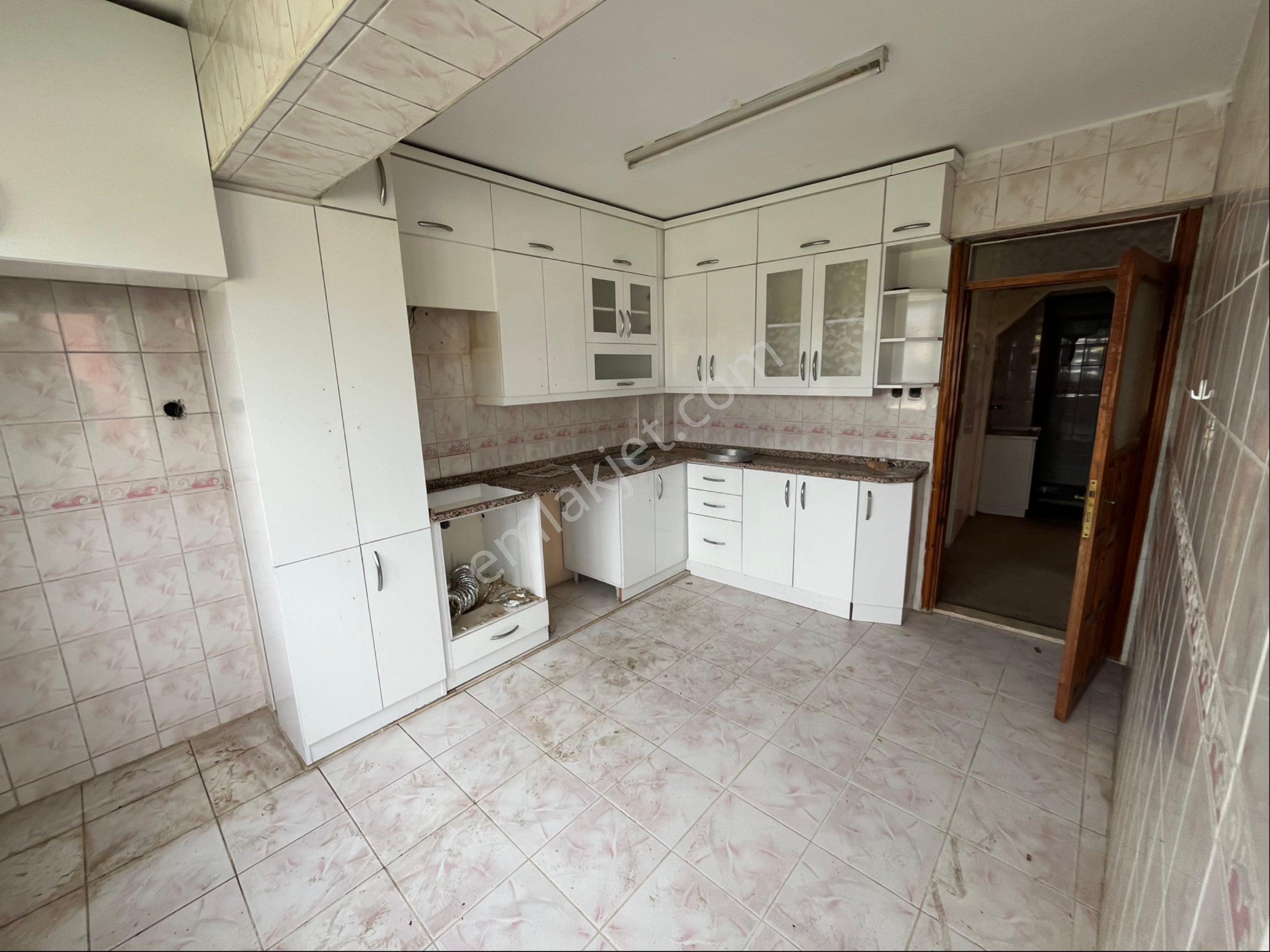 Miray Emlaktan Şirinevler Mahallesinde Kiralık 3+1 Daire - Görsel 6