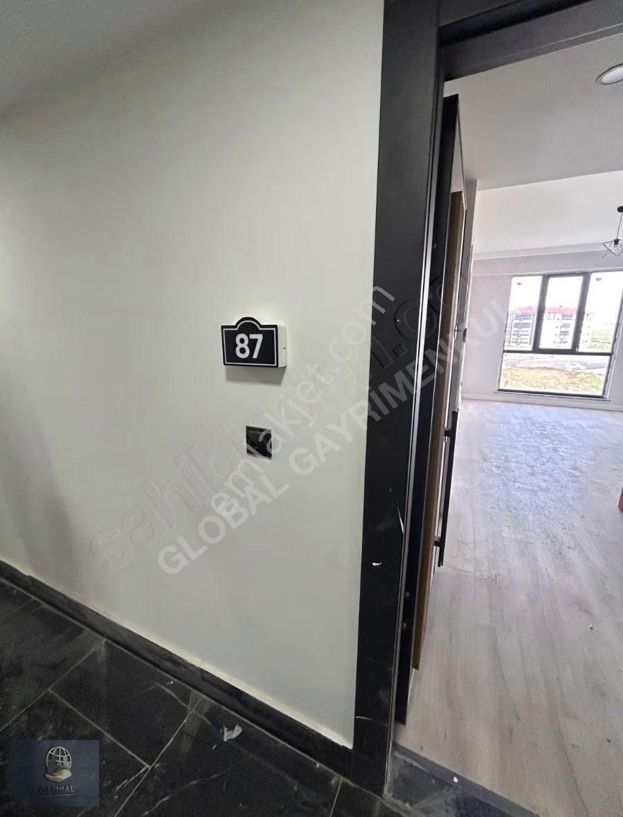 Corlu Hatıp Mahallesın'de Uysal Glorıa Projesınde 1+1 Satılık - Görsel 6