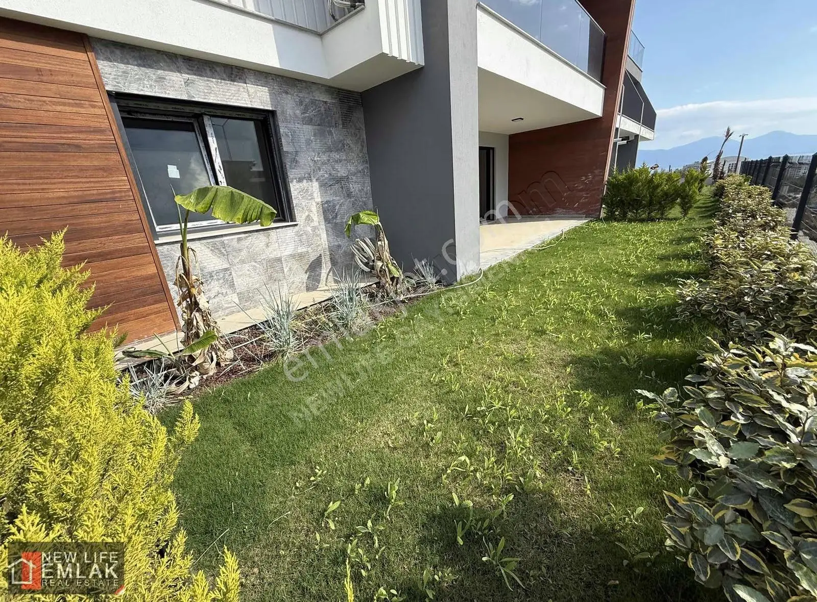 Kuşadasında Elit Sitede Satılık Bahçe Katı Daire - Görsel 19