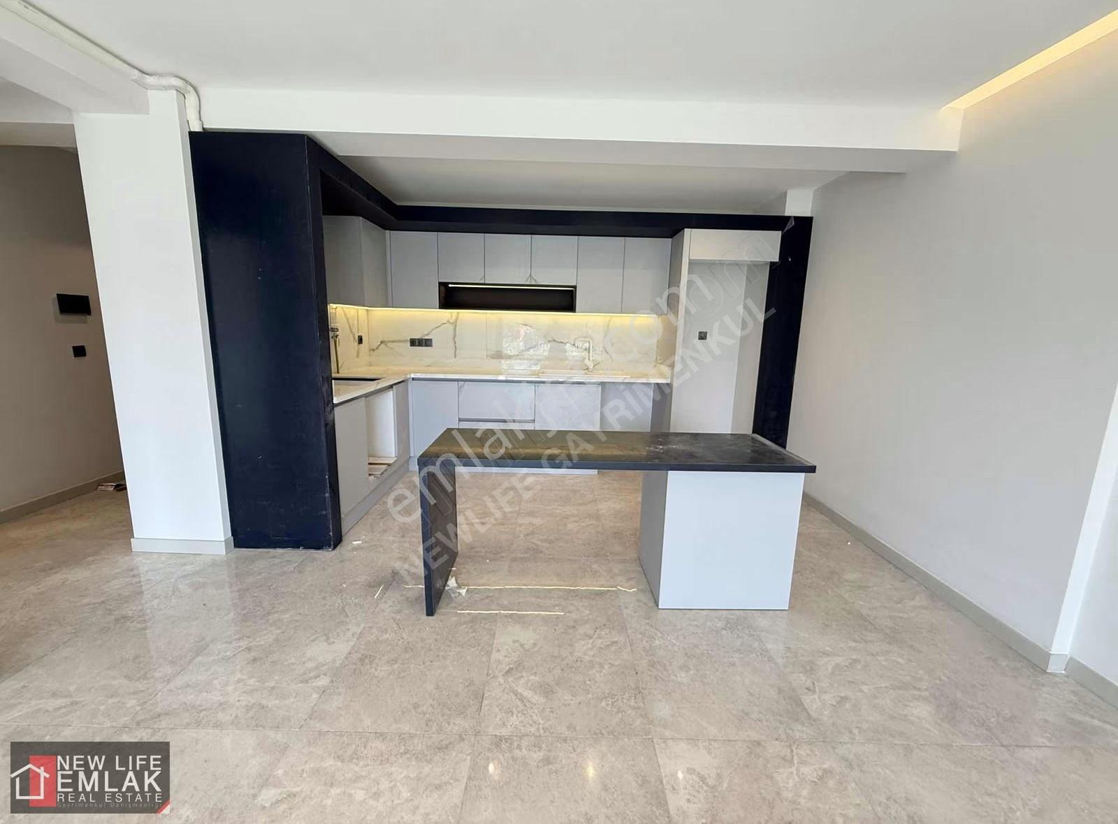 Kuşadasında Elit Sitede Satılık Bahçe Katı Daire - Görsel 2