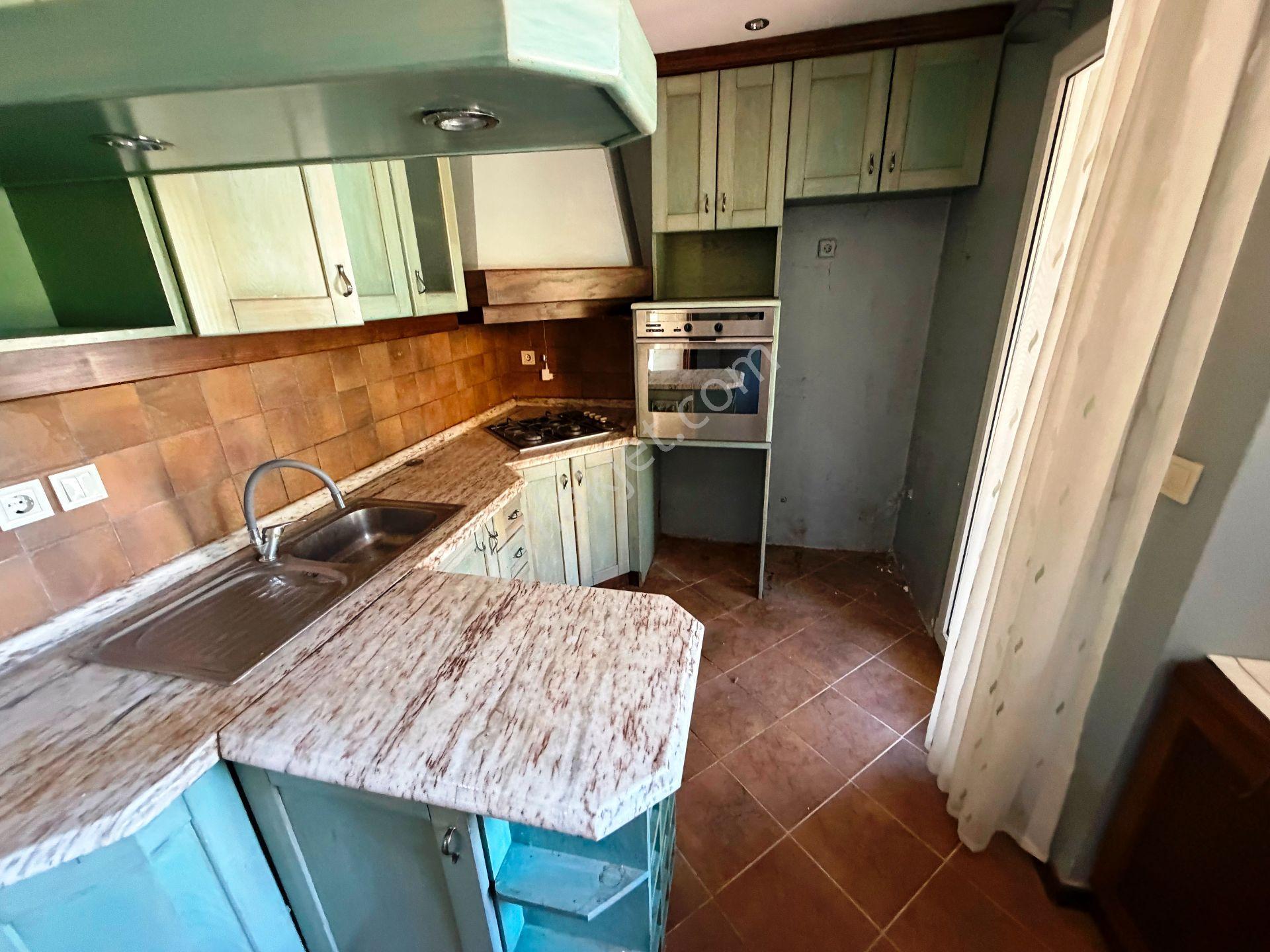 Tuzla Mercan'da 300m2 Özel Tasarımlı 3 Katlı Satılık Müstakil Ev - Görsel 15