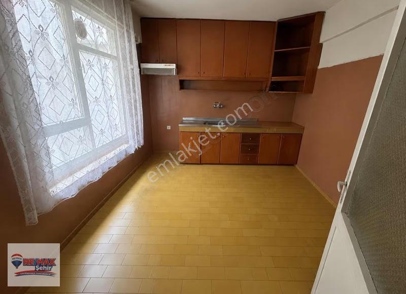Re/max Şehir Yalova'dan Merkezde Satılık 3+1 Daire - Görsel 4