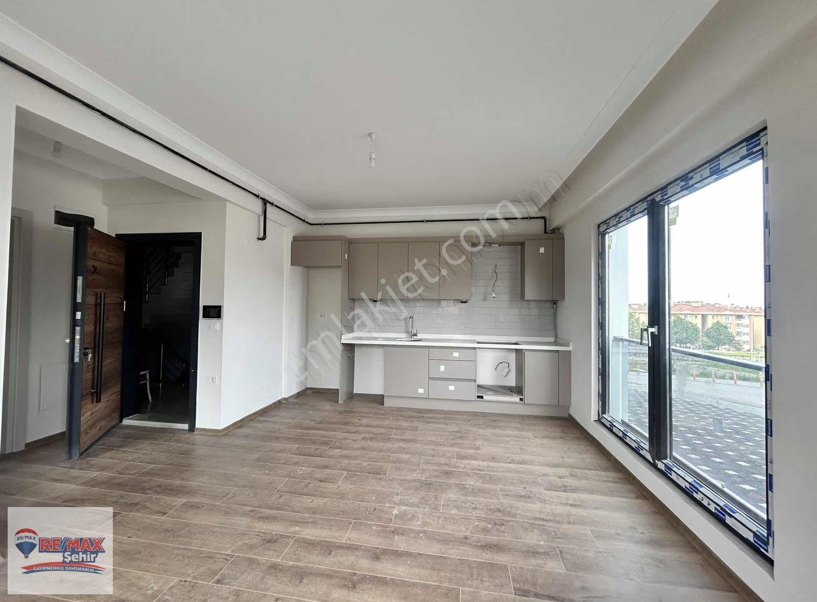 Remax'dan Çiftlikköy M.akif Mah Satılık 1+1 Daire - Görsel 5
