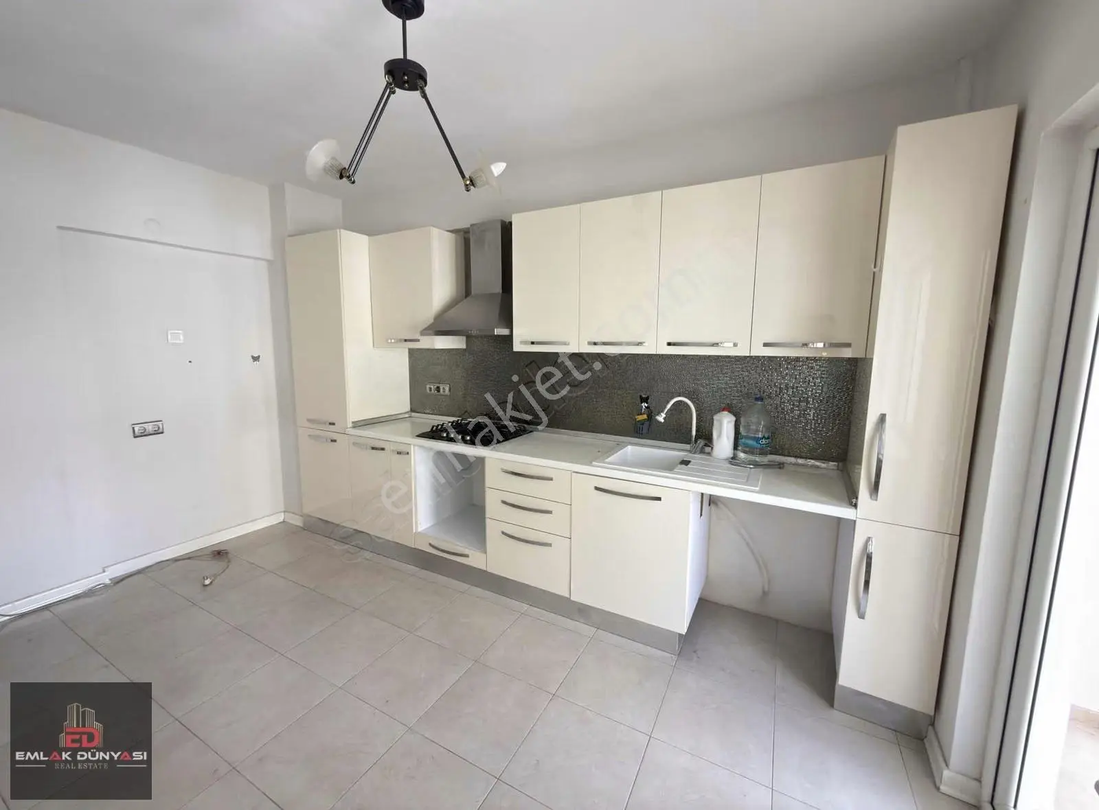 Gençlik Mahallesi Geniş Arakat 2+1 Kiralık Daire - Görsel 3