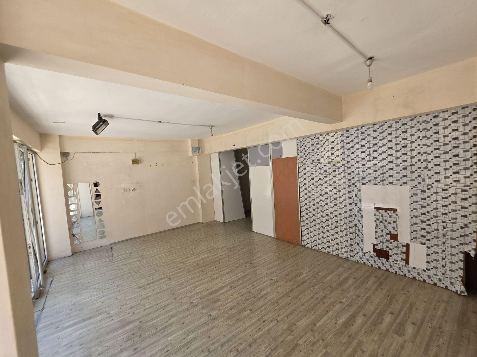 Avcılar Güzel Konumda Satılık 120 M² Bodrumlu Dükkan - Görsel 7