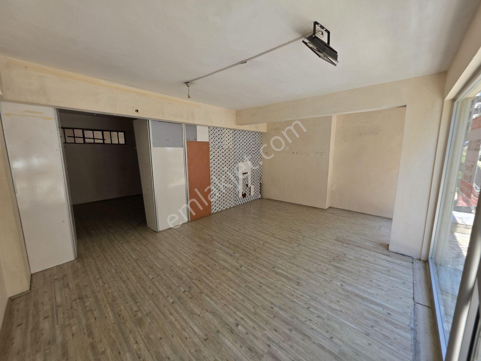 Avcılar Güzel Konumda Satılık 120 M² Bodrumlu Dükkan - Görsel 3