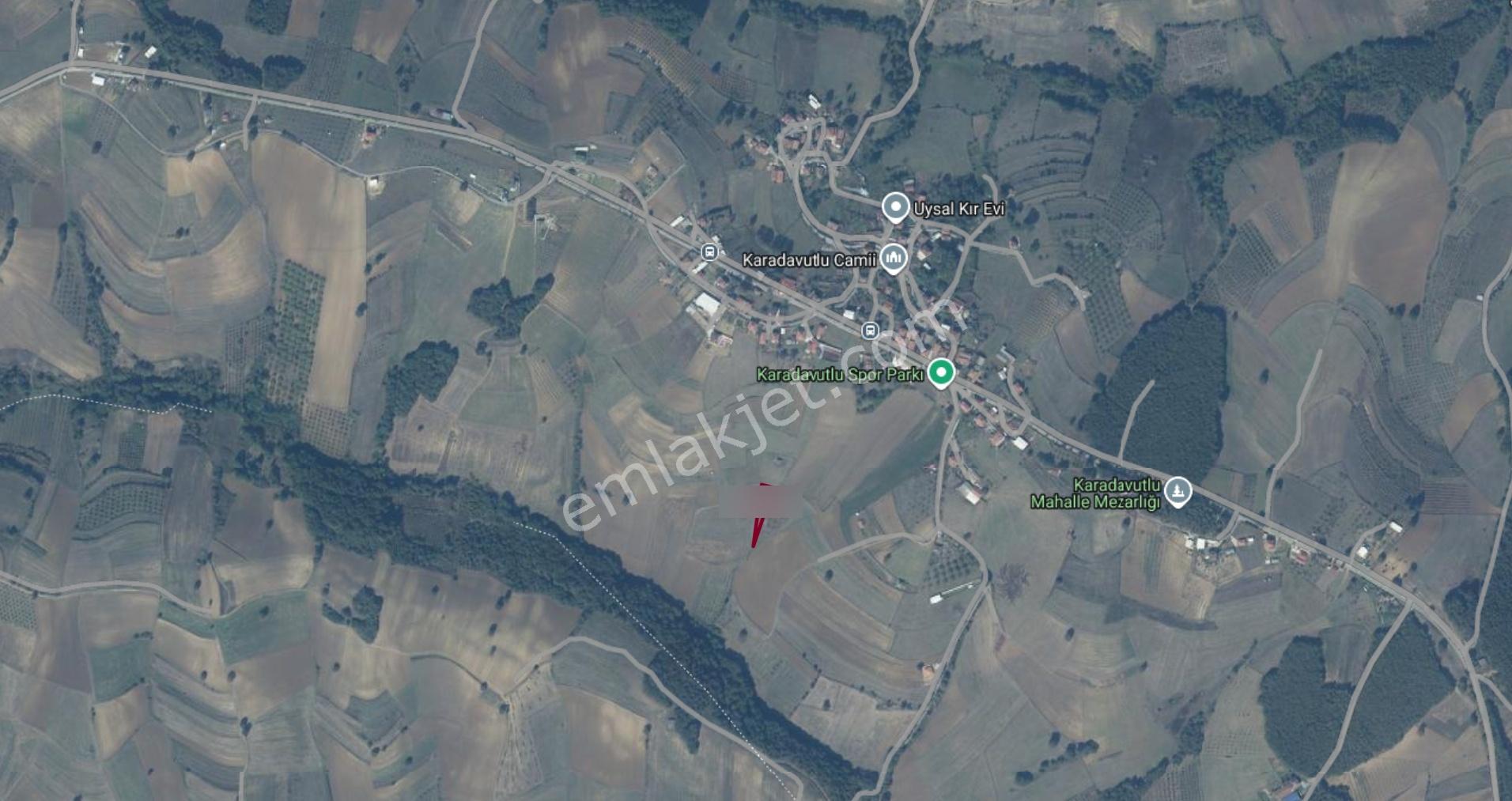 Adapazarı Karadavutlu'da Göl Manzaralı Yatırımlık 980m2 Arazi - Görsel 3