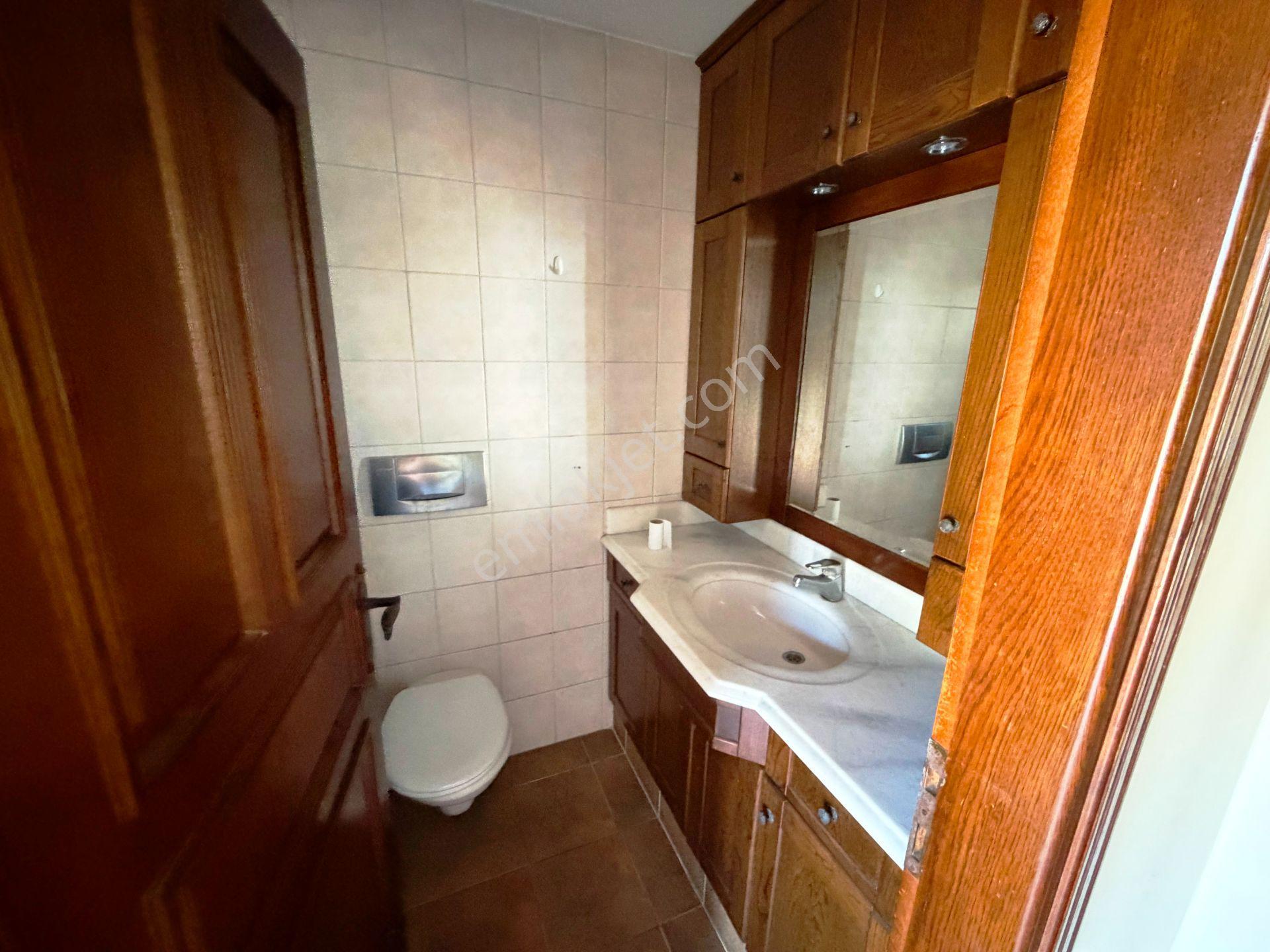 Tuzla Sahil 300m2 Bahçeli Havuzlu Şömineli Triplex Satılık Villa - Görsel 18