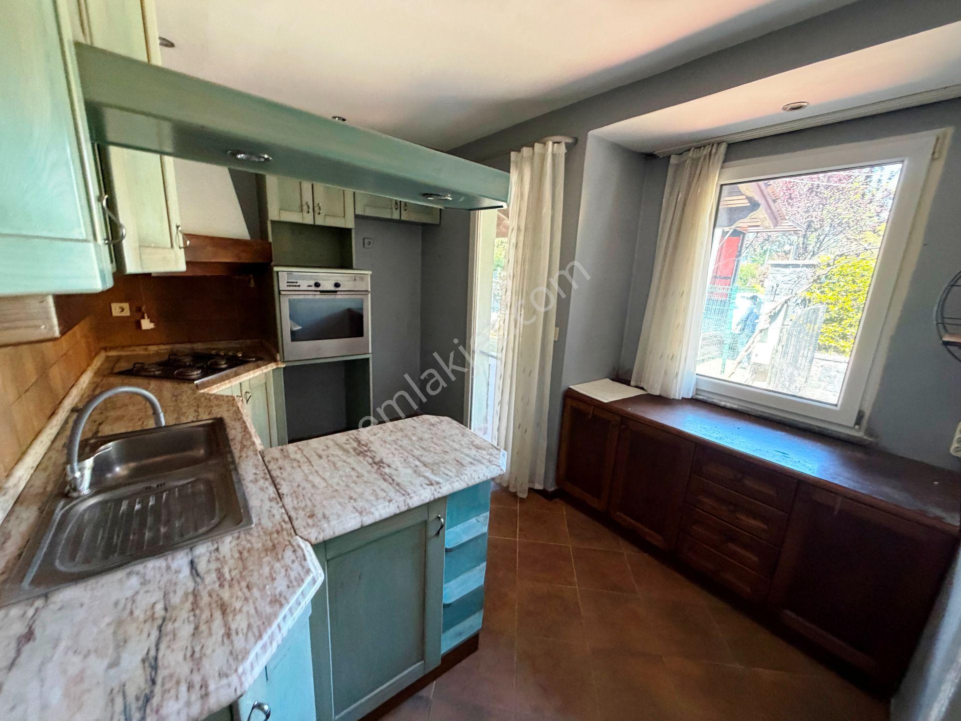 Tuzla Sahil 300m2 Bahçeli Havuzlu Şömineli Triplex Satılık Villa - Görsel 16