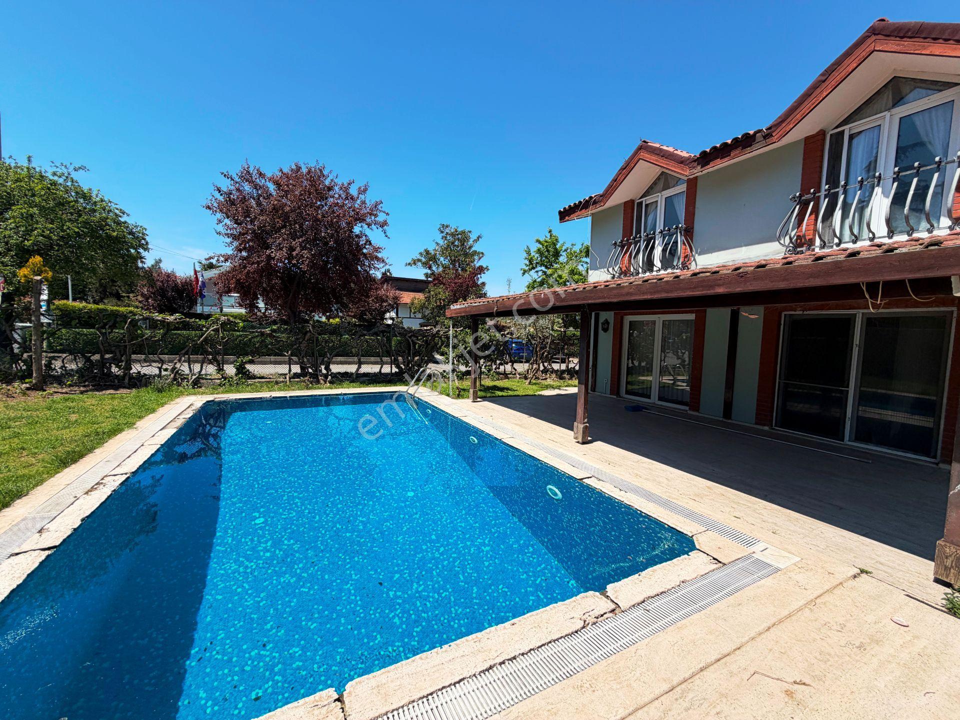 Tuzla Sahil 300m2 Bahçeli Havuzlu Şömineli Triplex Satılık Villa - Görsel 23