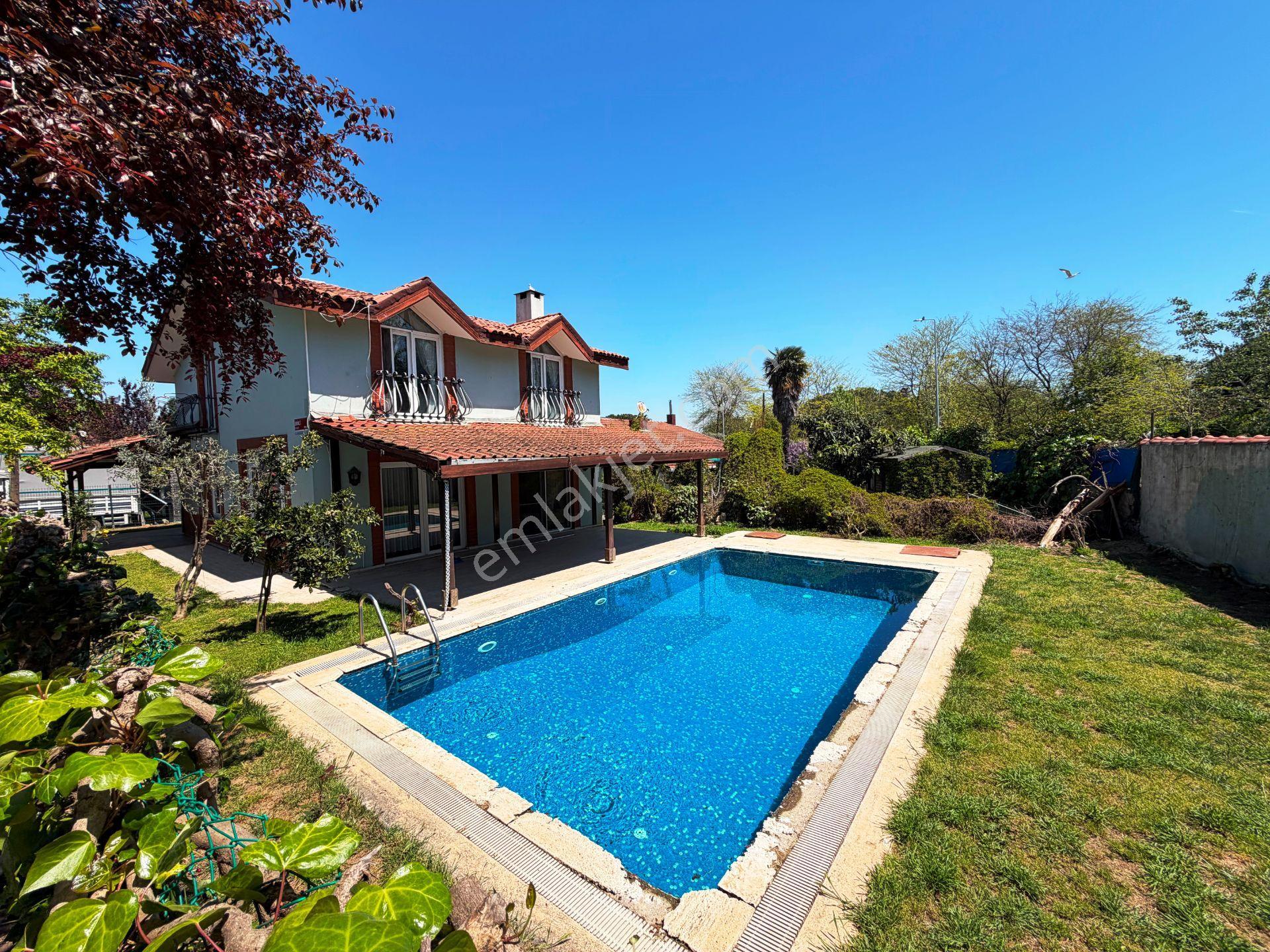 Tuzla Sahil 300m2 Bahçeli Havuzlu Şömineli Triplex Satılık Villa - Görsel 24