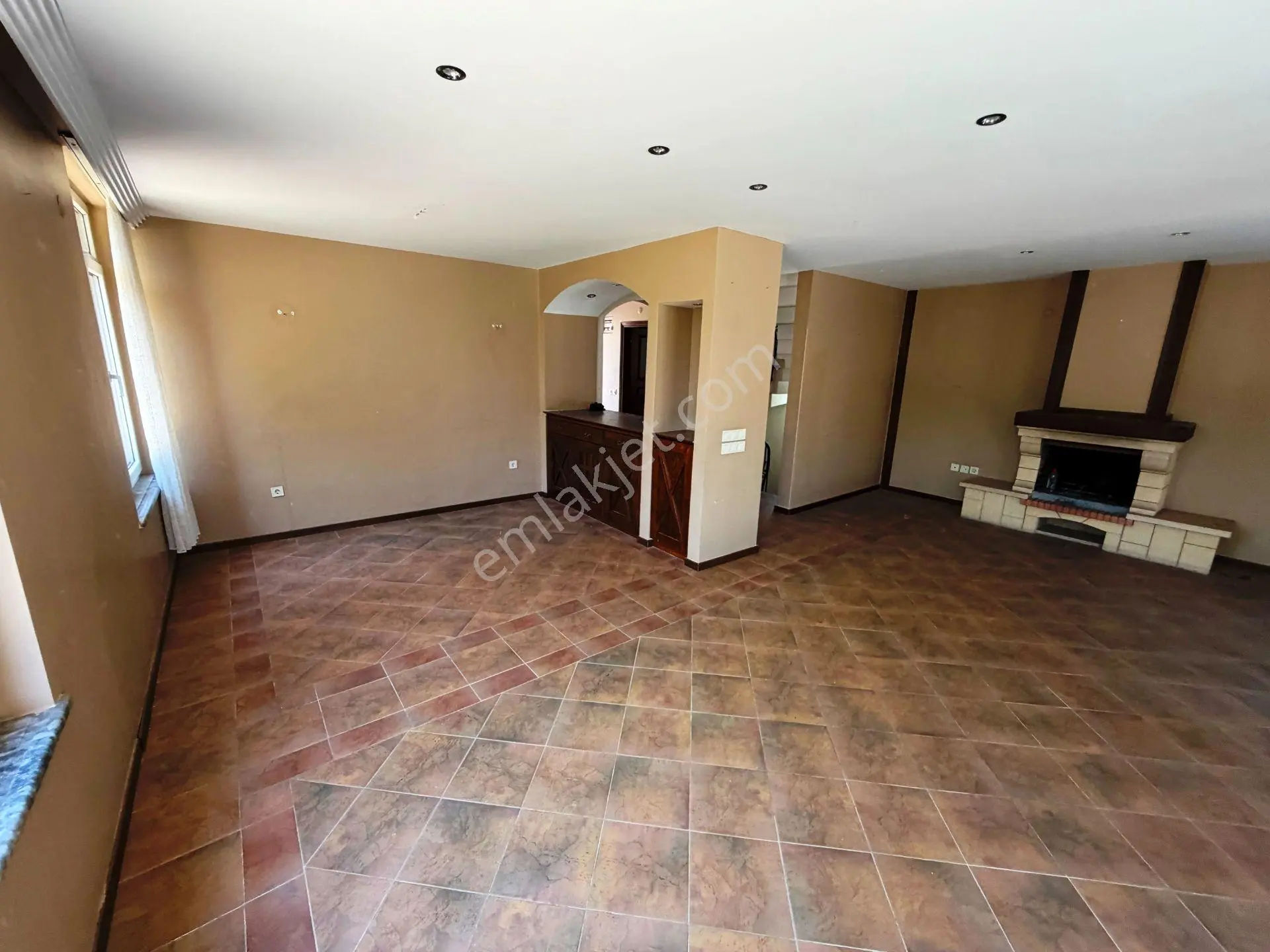 Tuzla Sahil 300m2 Bahçeli Havuzlu Şömineli Triplex Satılık Villa - Görsel 5