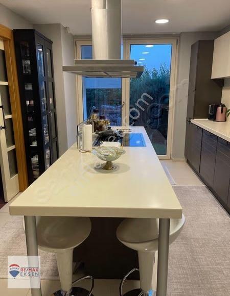 Park Vıllede Tam İzole Yaşam Sunan Yenılenmış Lüks Villa - Görsel 3