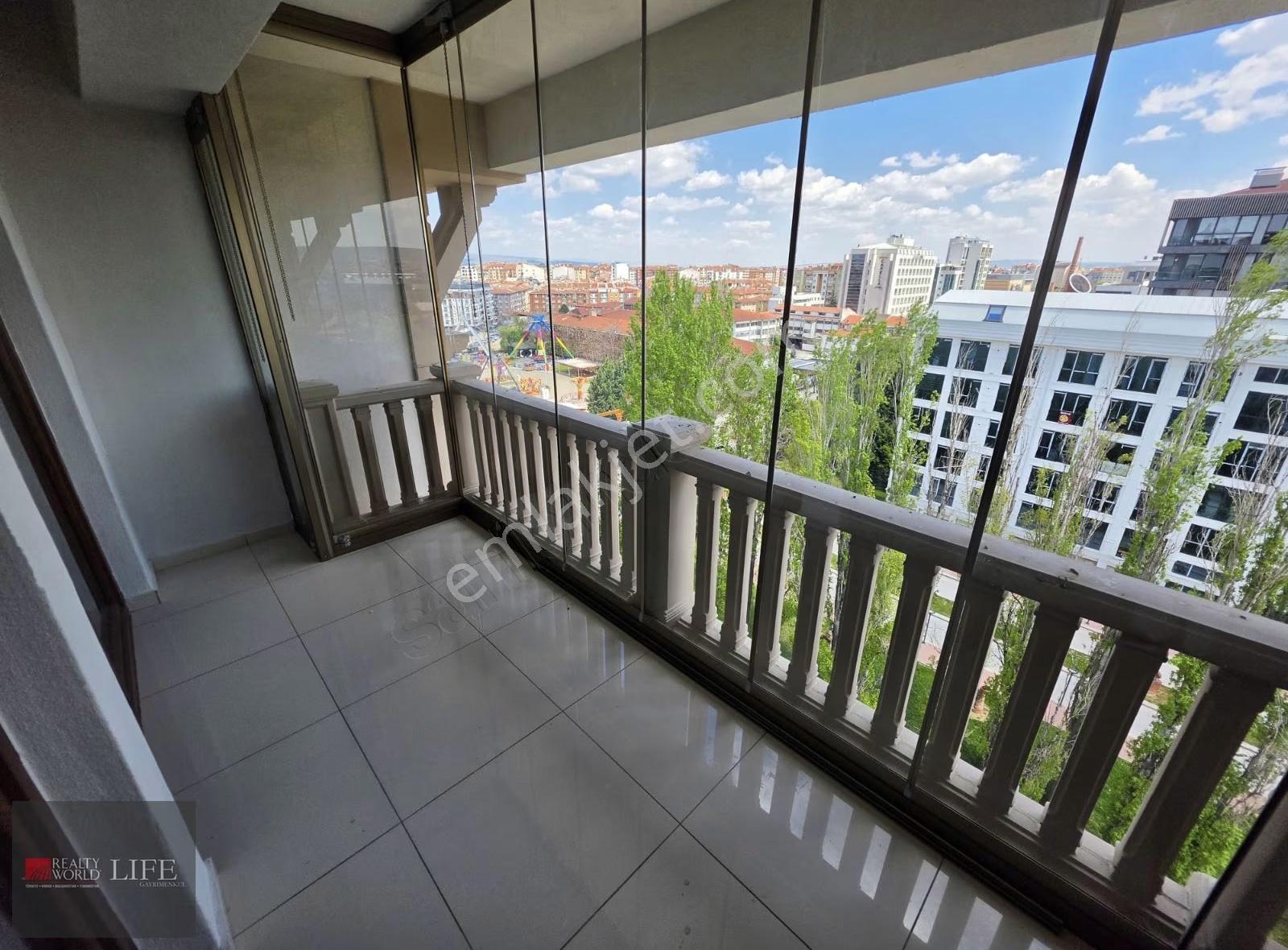 Rw Lıfe// İsmetönünü Bulvarıda Ay Palasta Kiralık 1+1 Daire - Görsel 23