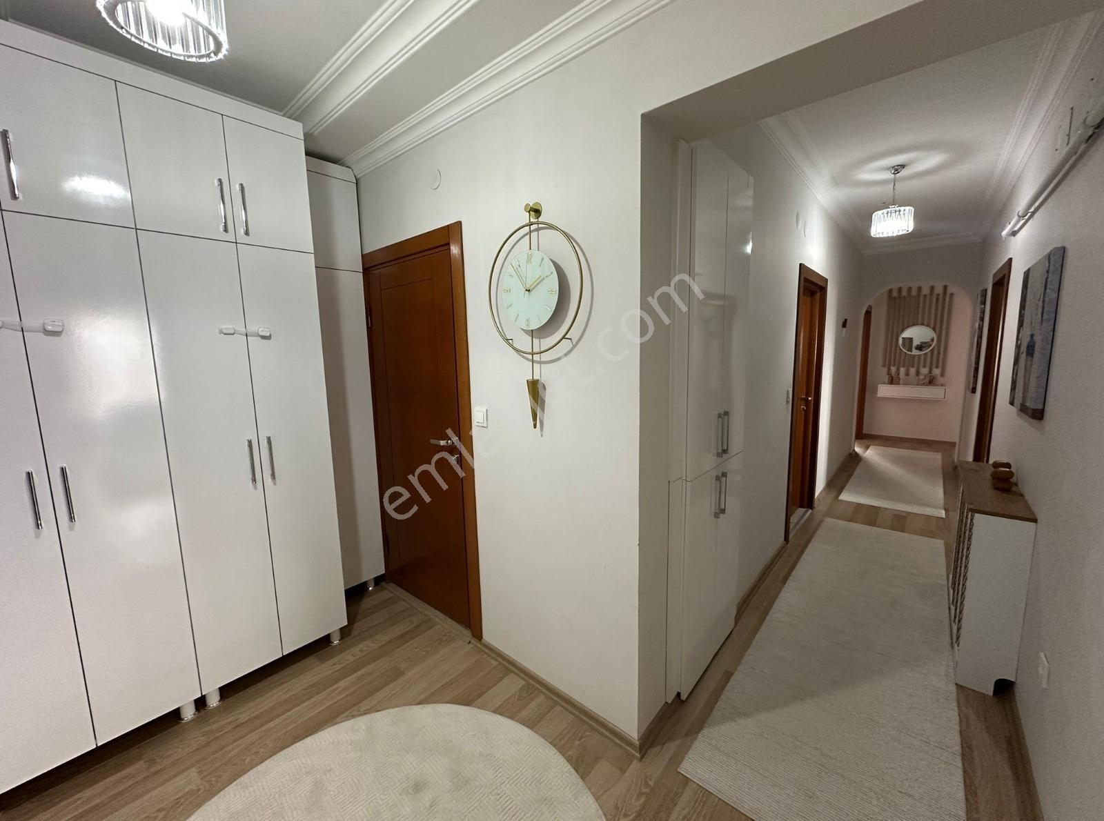 Ata Mahallesi Palmiye Evlerinde 4+1 Satılık Daire - Görsel 7