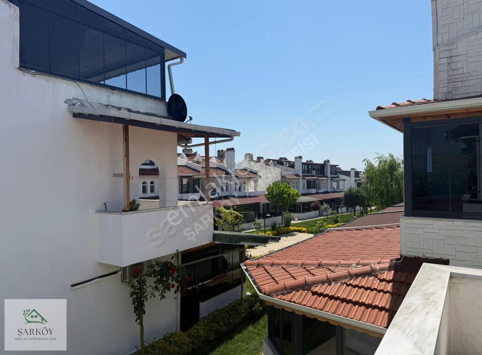 Bahçelievler Mh Denize Sıfır Site İçerisinde Kiralık 4+1 Villa - Görsel 16