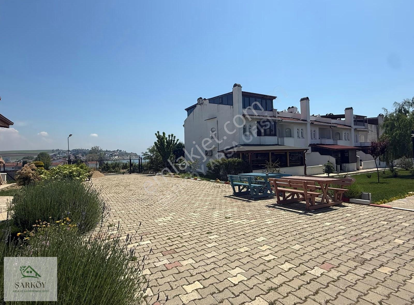 Bahçelievler Mh Denize Sıfır Site İçerisinde Kiralık 4+1 Villa - Görsel 21