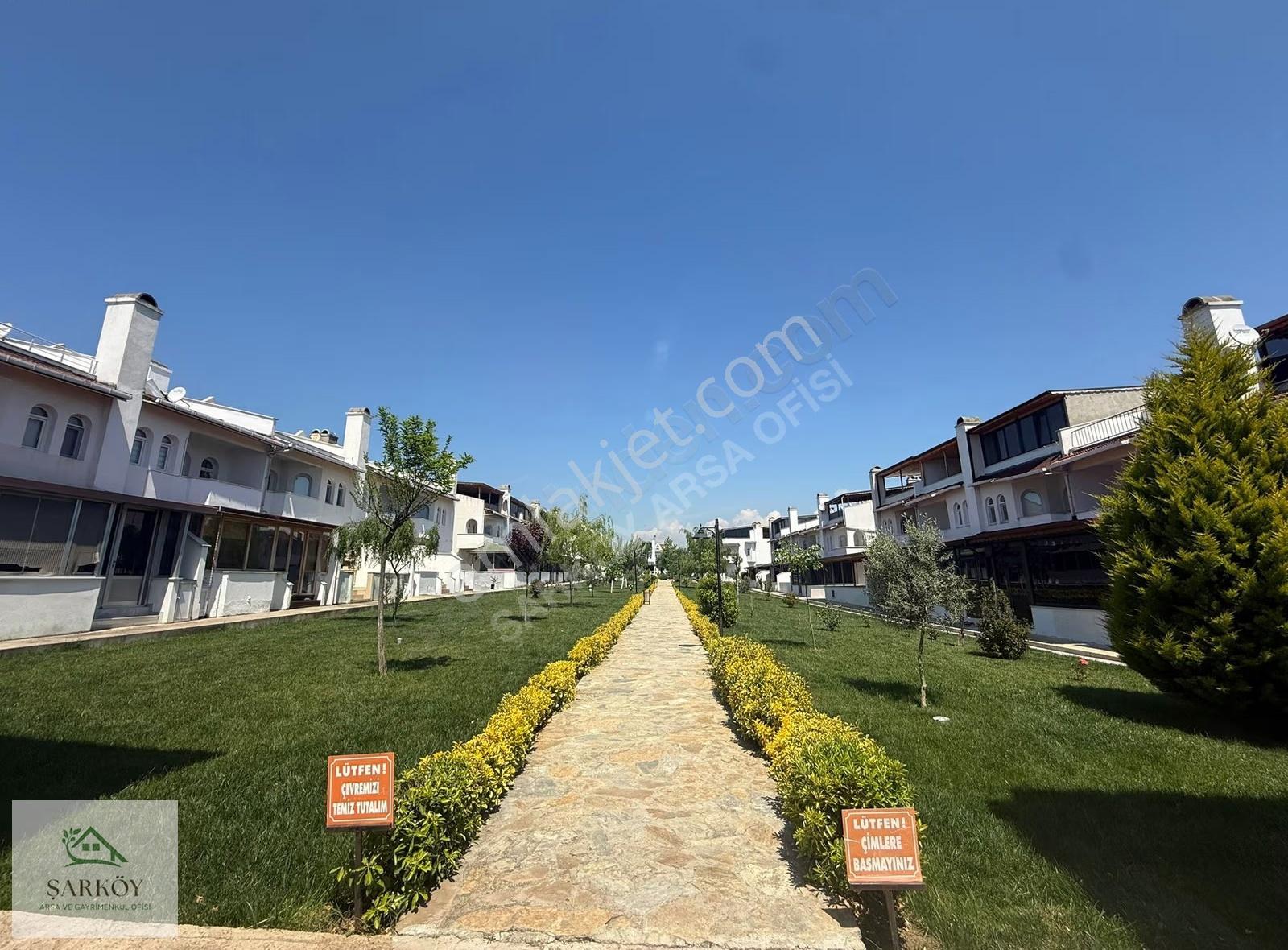 Bahçelievler Mh Denize Sıfır Site İçerisinde Kiralık 4+1 Villa - Görsel 23