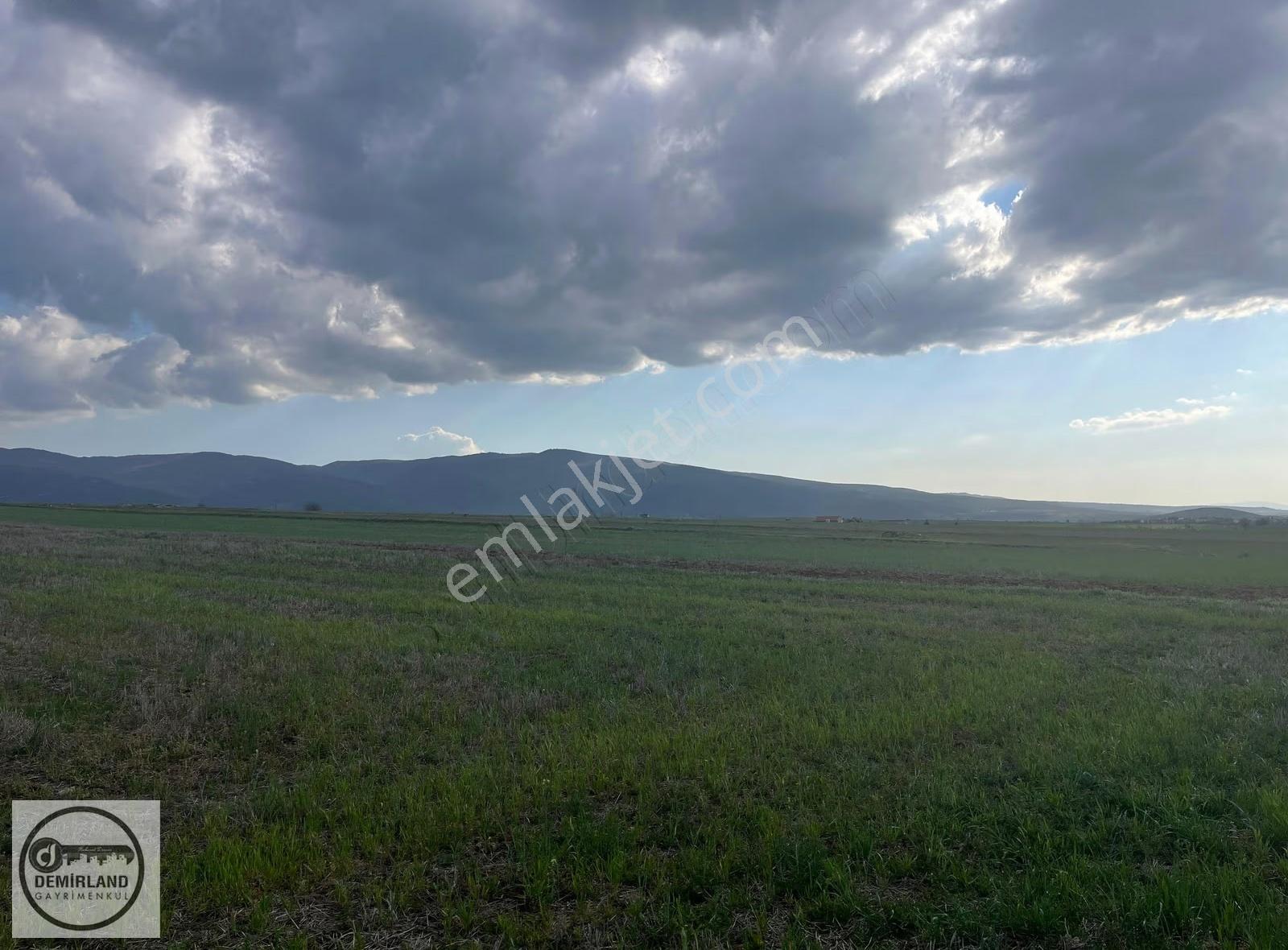 Demirland'dan Satılık Yoncalı'da Yatırımlık Devasa Tarla - Görsel 4