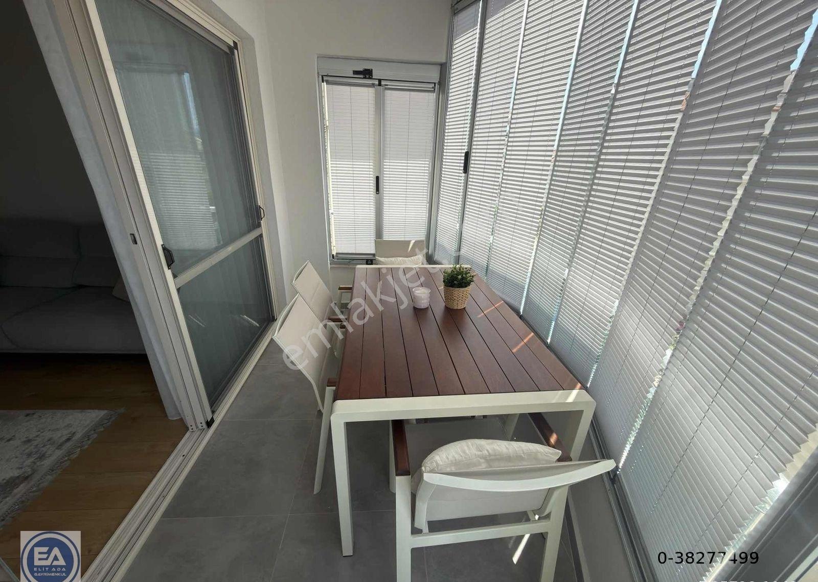 Kuşadası Marinaya 50 Metre Mesafede Eşyalı Havuzlu Sitede 1+1 - Görsel 4