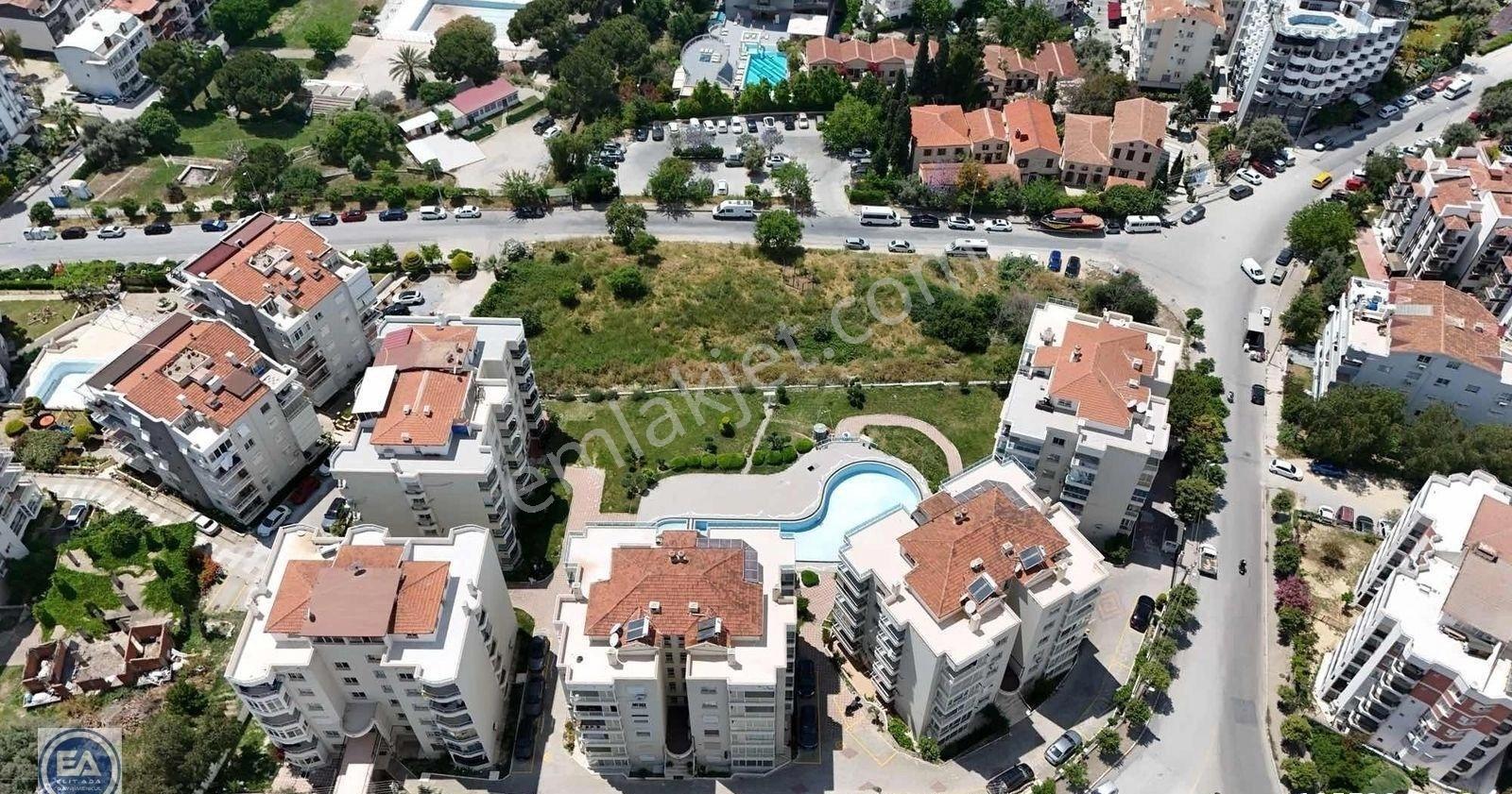 Kuşadası Marinaya 50 Metre Mesafede Eşyalı Havuzlu Sitede 1+1 - Görsel 27