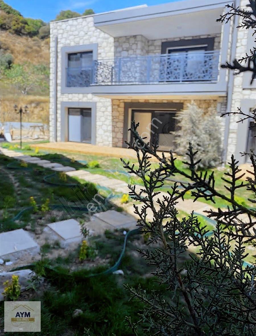 Kuşadasına 10 Dakika Mesafede Lüks 4+1 Saunalı Villa - Görsel 12